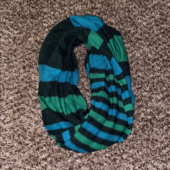 Infinity scarf - Picture 1 of 2